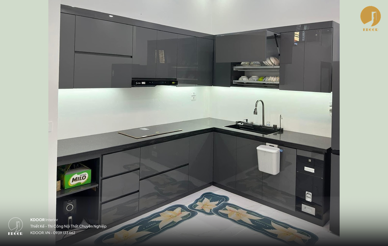 Tủ bếp gỗ nhựa đặc phủ Acrylic tráng gương